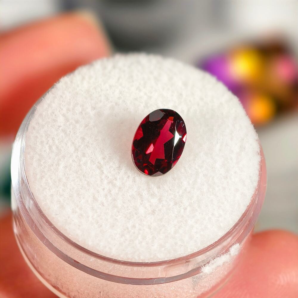 1.65ct Garnet Oval Cut Gemstone